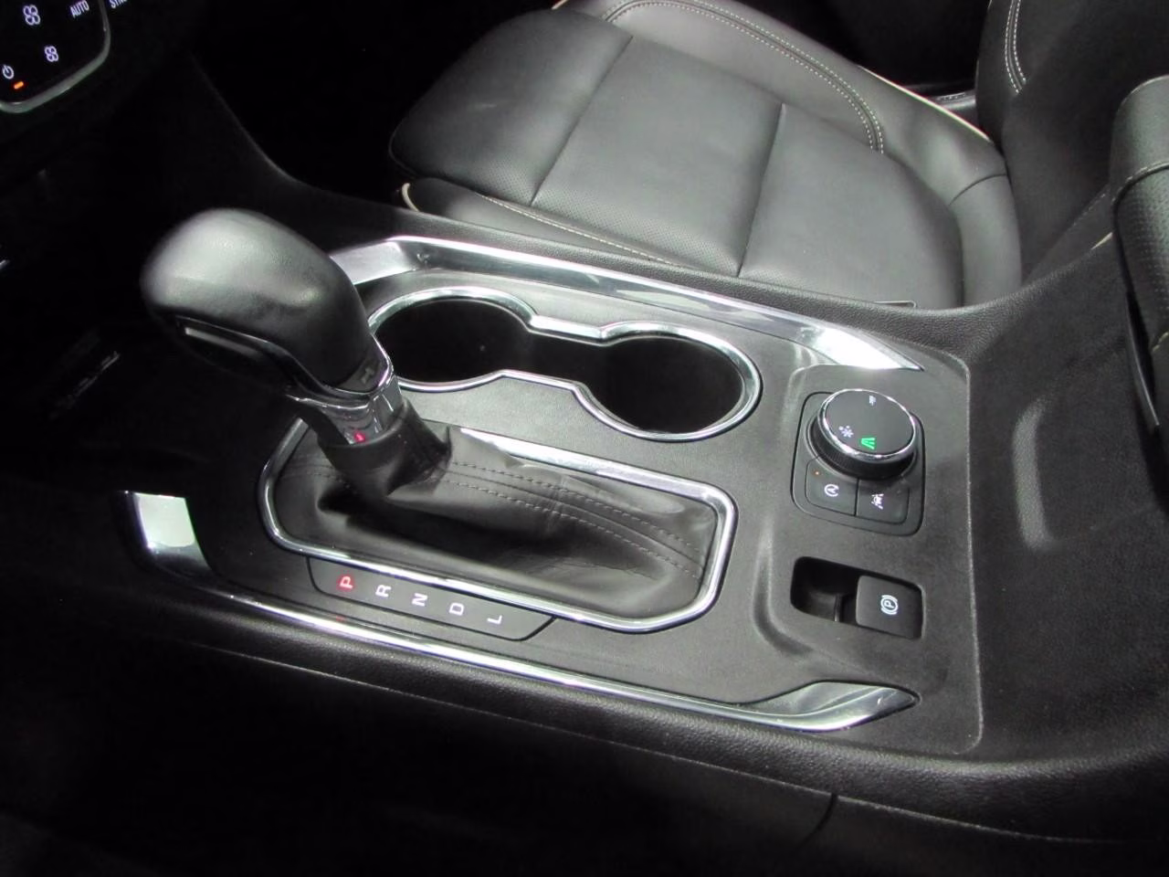 2023 Summit White Chevrolet Traverse Premier FWD SUV