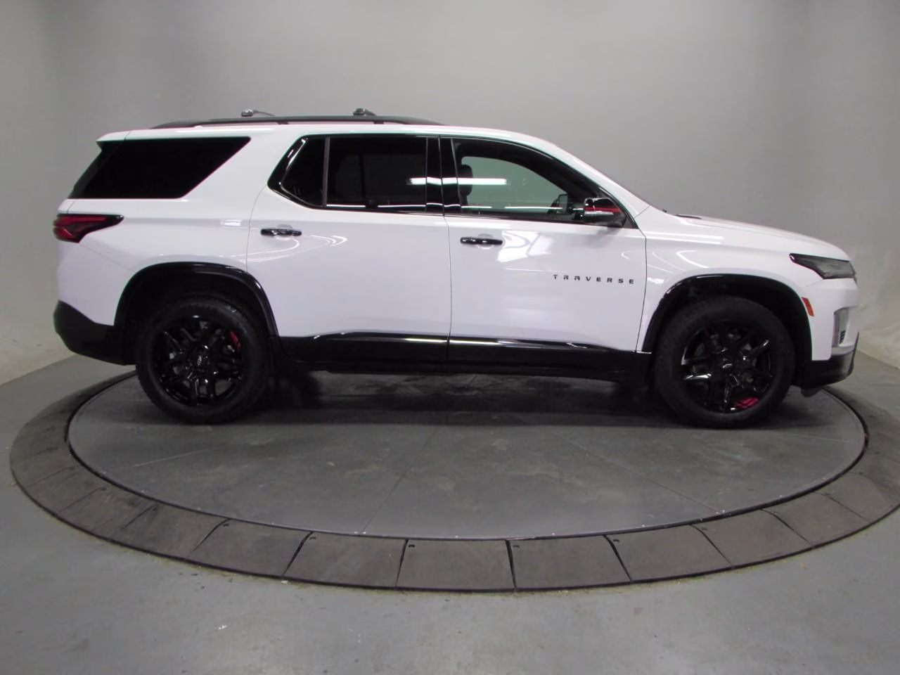 2023 Summit White Chevrolet Traverse Premier FWD SUV