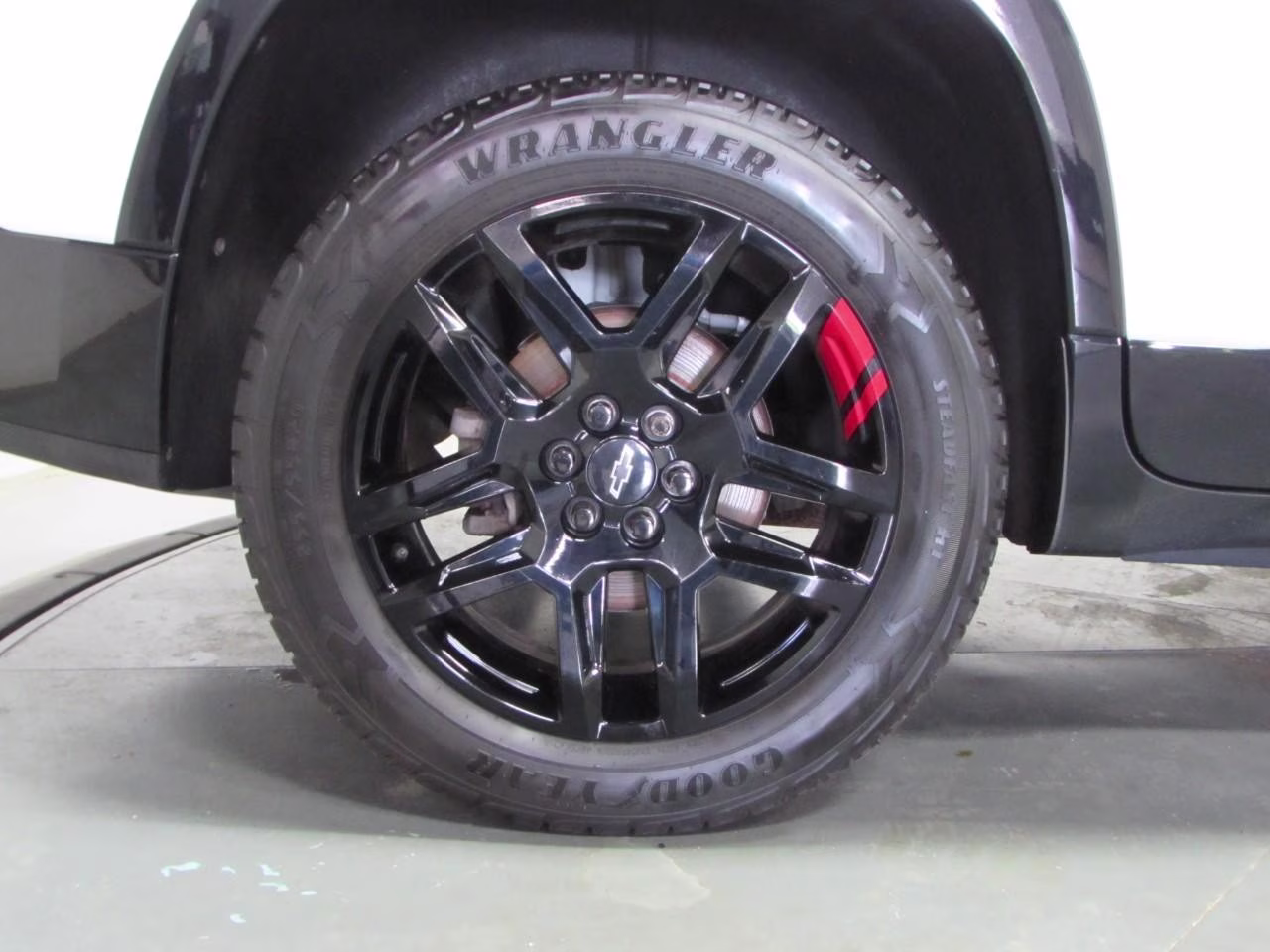 2023 Summit White Chevrolet Traverse Premier FWD SUV
