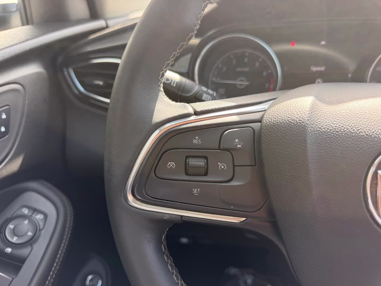 2023 White Frost Tricoat Buick Encore GX Select FWD SUV