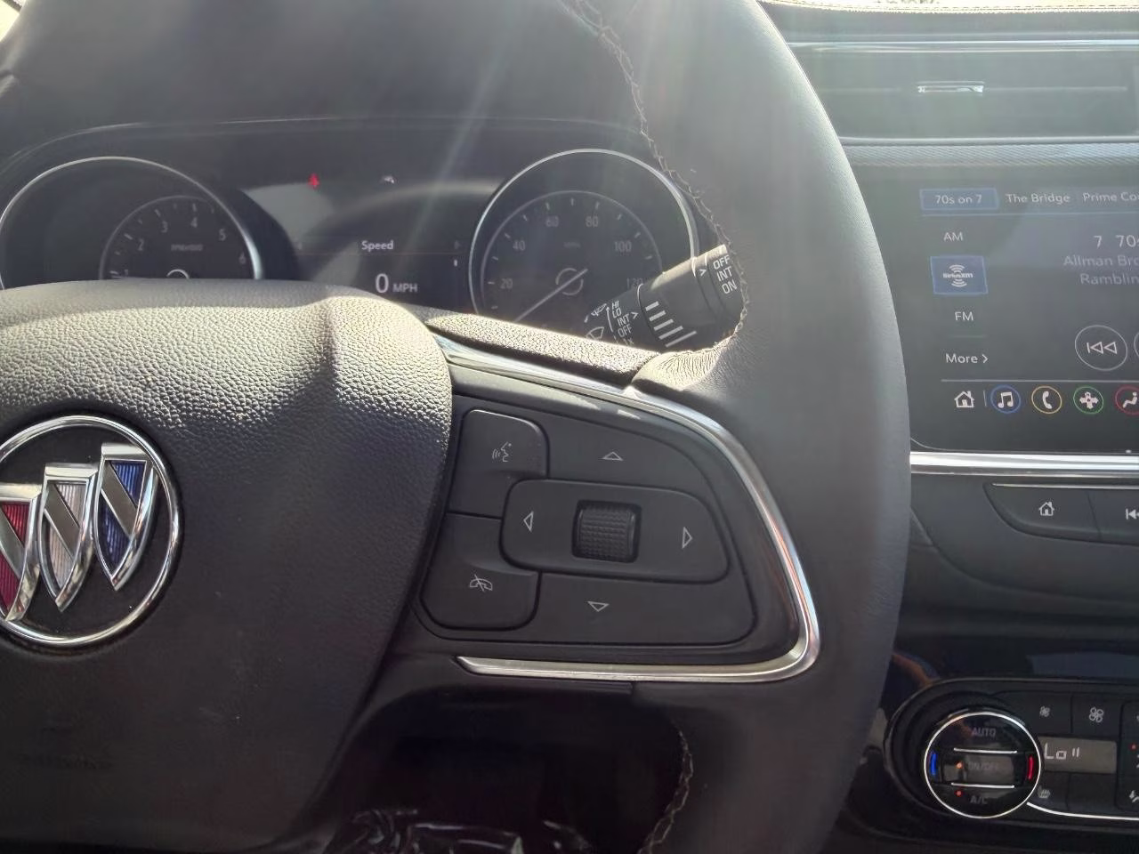 2023 White Frost Tricoat Buick Encore GX Select FWD SUV