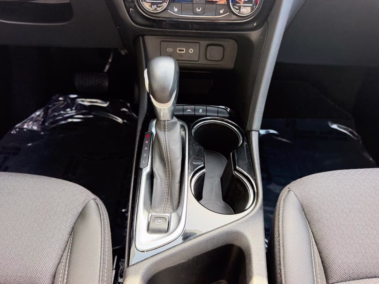 2023 White Frost Tricoat Buick Encore GX Select FWD SUV