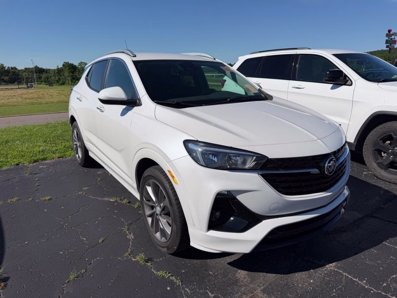 2023 White Frost Tricoat Buick Encore GX Select FWD SUV