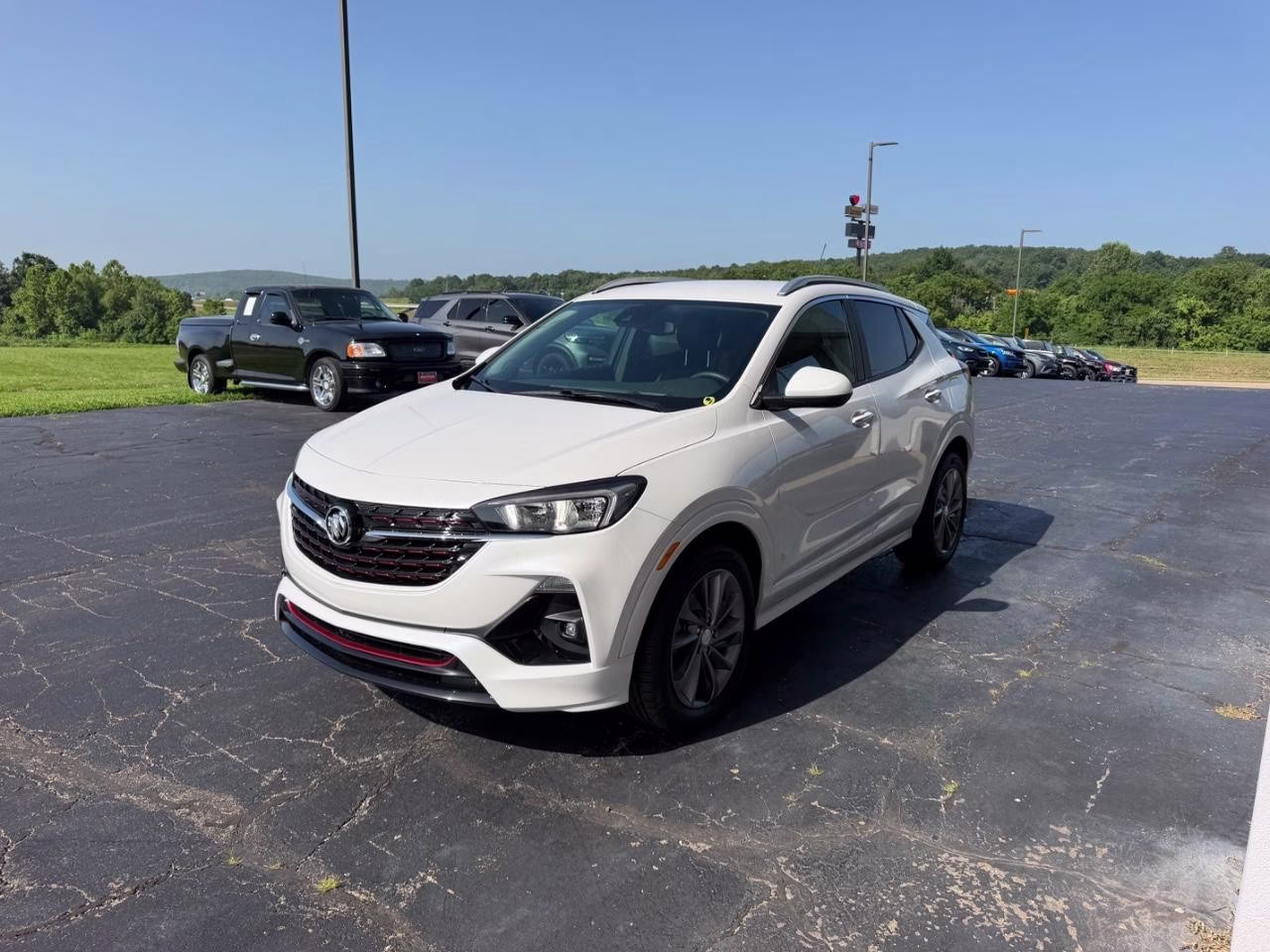2023 White Frost Tricoat Buick Encore GX Select FWD SUV
