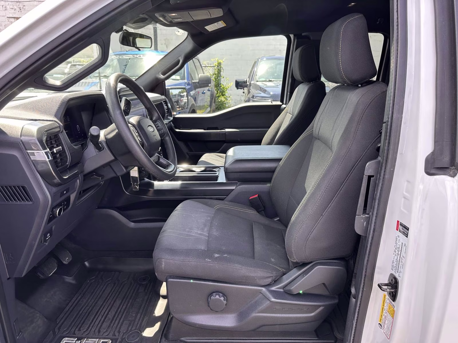 2025 Oxford White Ford F-150 STX 4WD SuperCab 6.5' Box 4X4 Truck