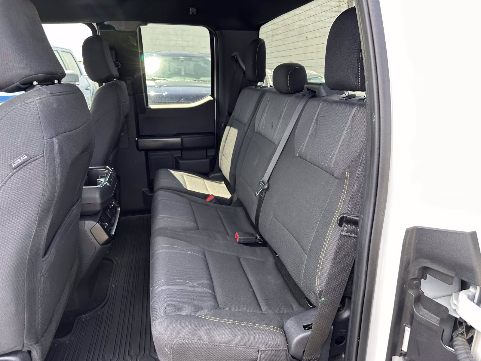 2025 Oxford White Ford F-150 STX 4WD SuperCab 6.5' Box 4X4 Truck
