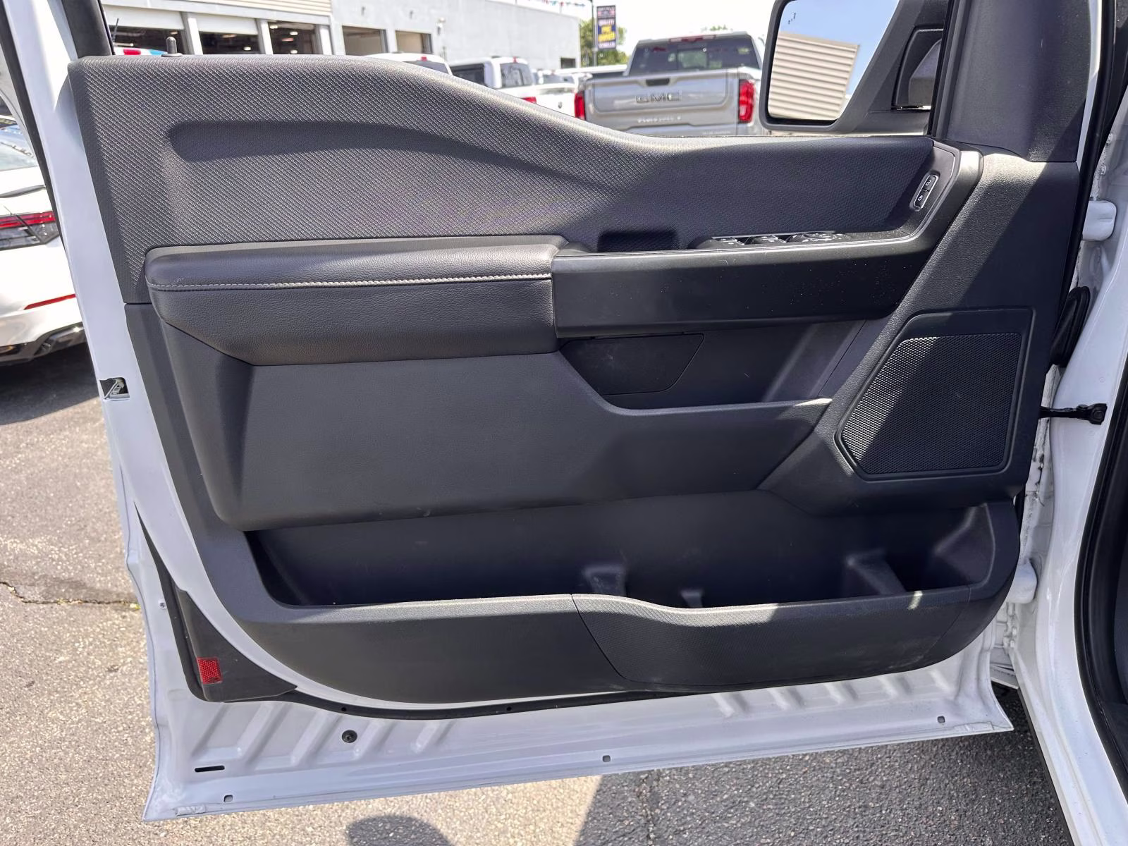 2025 Oxford White Ford F-150 STX 4WD SuperCab 6.5' Box 4X4 Truck