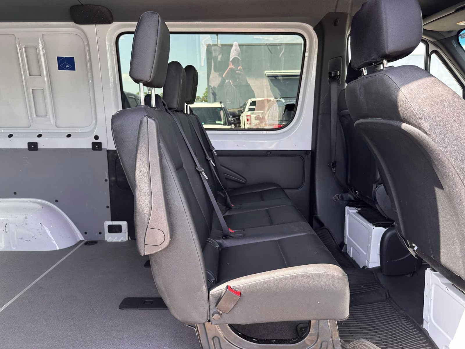 2025 Arctic White Mercedes-Benz Sprinter Crew Van 2500 Standard Roof I4 Diesel 144 RWD RWD Van