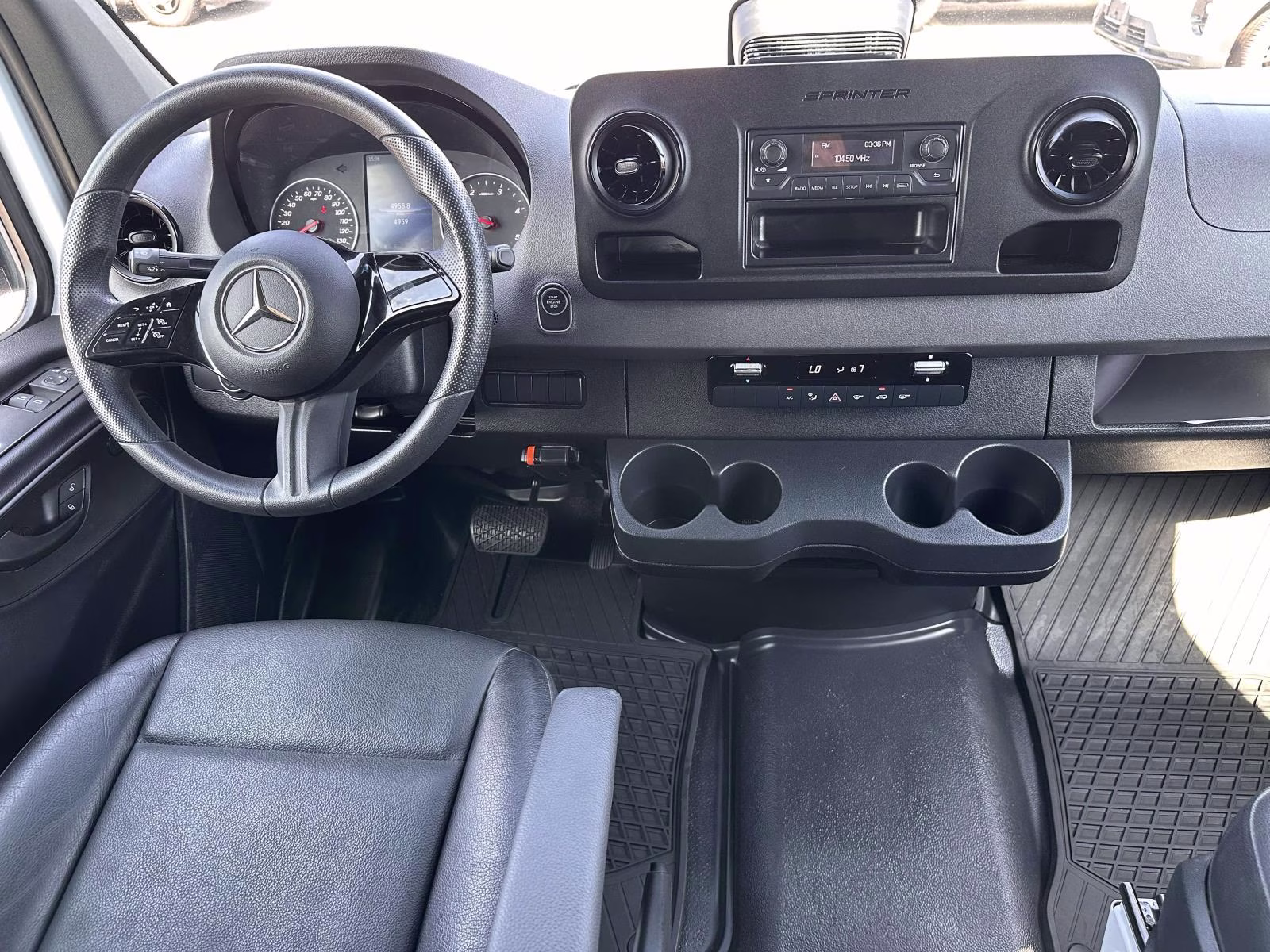2025 Arctic White Mercedes-Benz Sprinter Crew Van 2500 Standard Roof I4 Diesel 144 RWD RWD Van