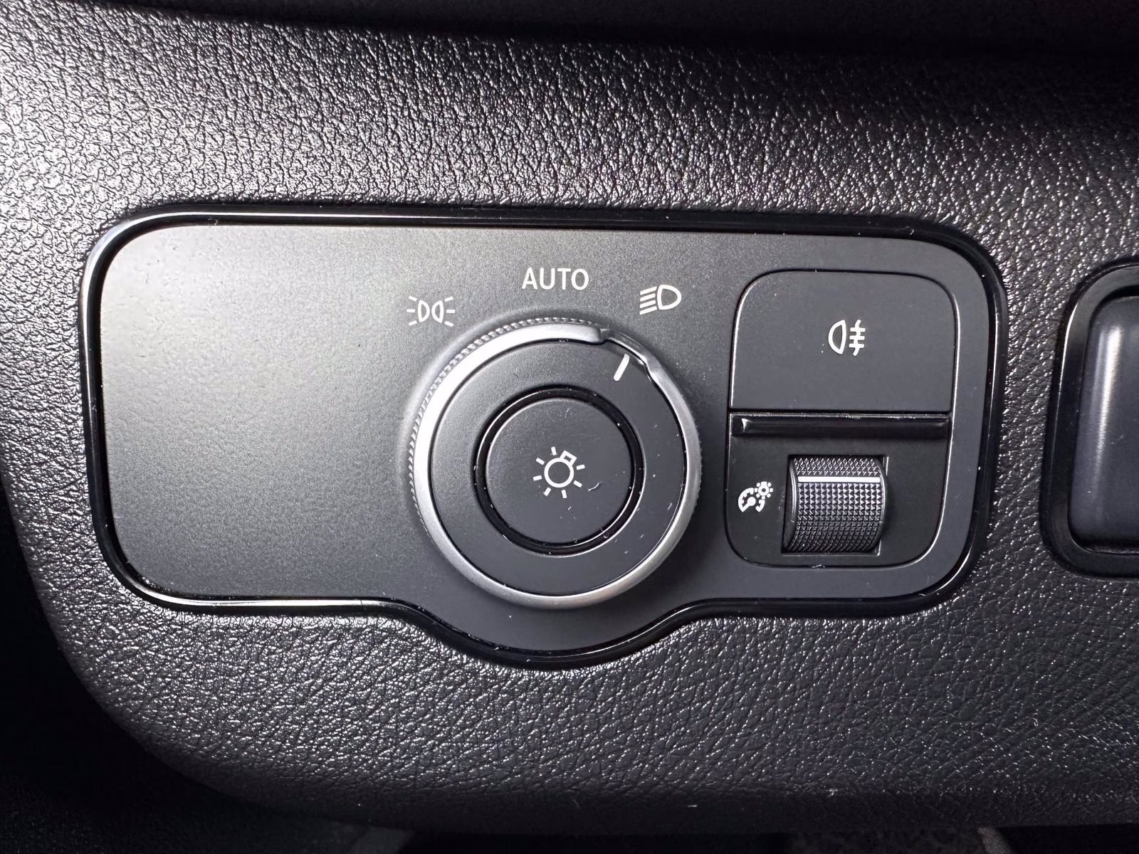 2025 Arctic White Mercedes-Benz Sprinter Crew Van 2500 Standard Roof I4 Diesel 144 RWD RWD Van