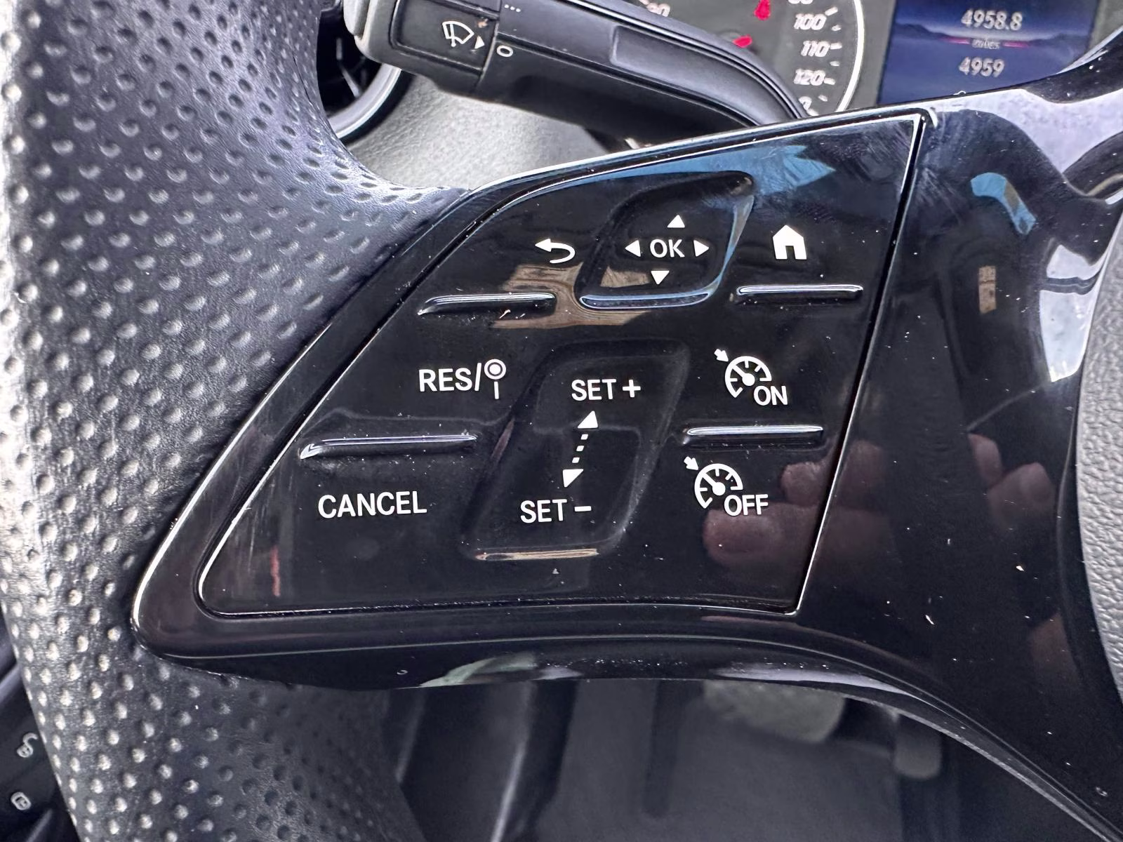 2025 Arctic White Mercedes-Benz Sprinter Crew Van 2500 Standard Roof I4 Diesel 144 RWD RWD Van