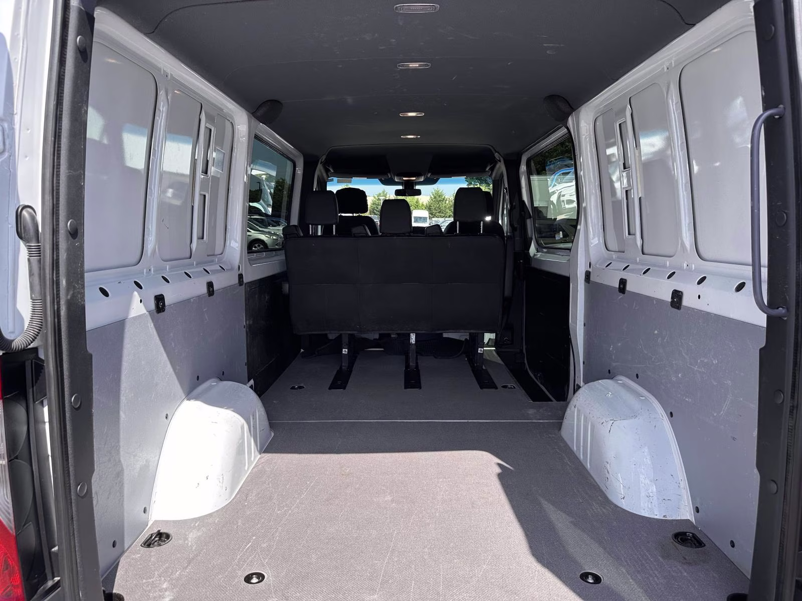 2025 Arctic White Mercedes-Benz Sprinter Crew Van 2500 Standard Roof I4 Diesel 144 RWD RWD Van