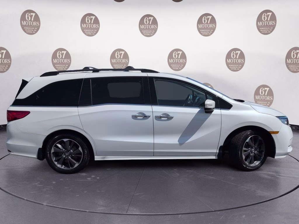 2022 White Honda Odyssey Elite FWD Van