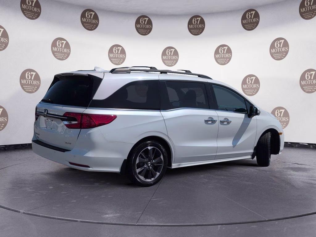2022 White Honda Odyssey Elite FWD Van