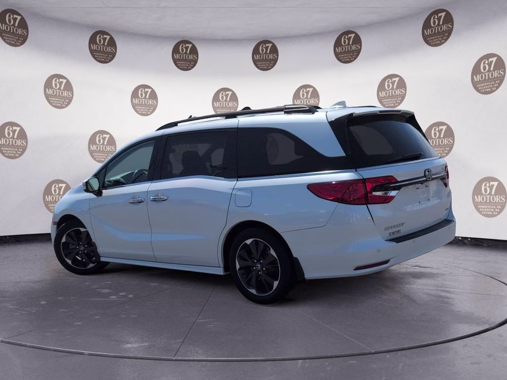 2022 White Honda Odyssey Elite FWD Van