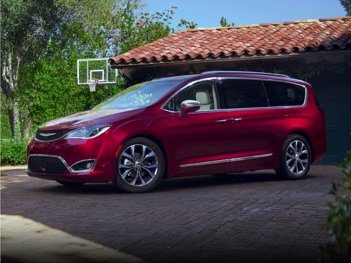 2017 Molten Silver Chrysler Pacifica Touring L FWD Van
