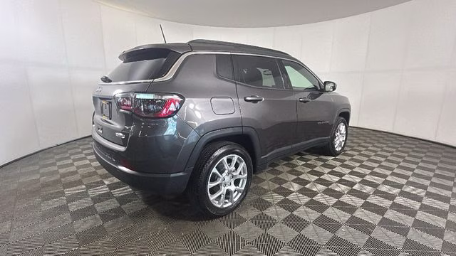 2024 Gray Jeep Compass Latitude Lux 4X4 SUV