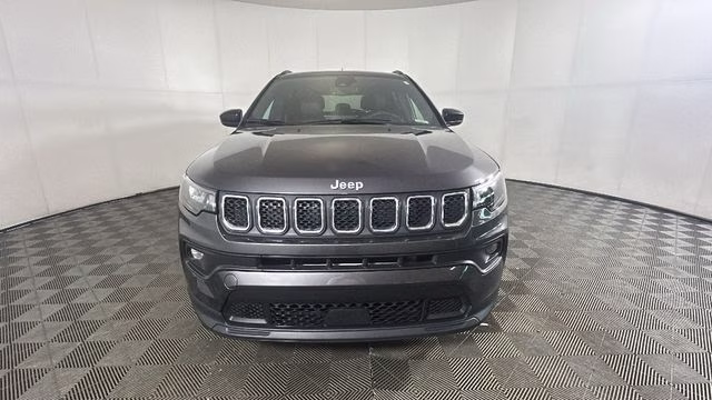 2024 Gray Jeep Compass Latitude Lux 4X4 SUV