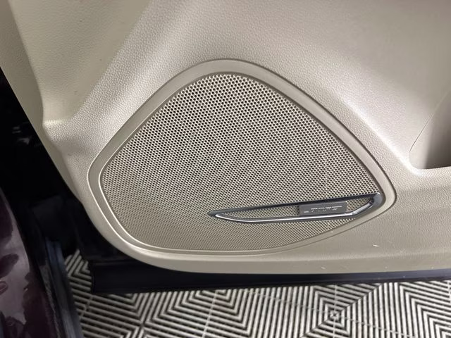 2021 Rich Garnet Metallic Buick Envision Avenir FWD SUV