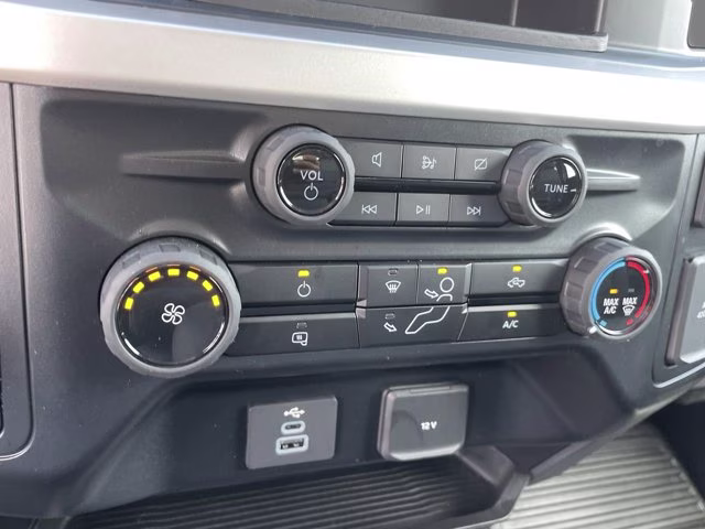 2024 Gray Metallic Ford Super Duty F-350 SRW XLT 4X4 Truck