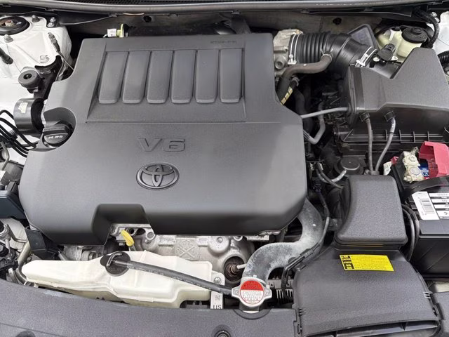 2016 Blizzard Pearl Toyota Avalon XLE FWD Sedan