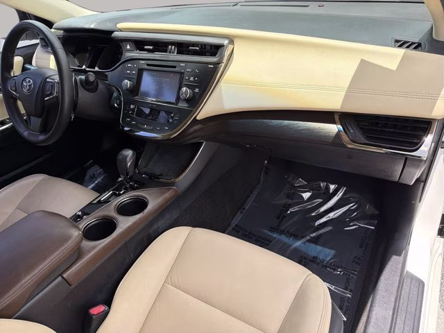 2016 Blizzard Pearl Toyota Avalon XLE FWD Sedan