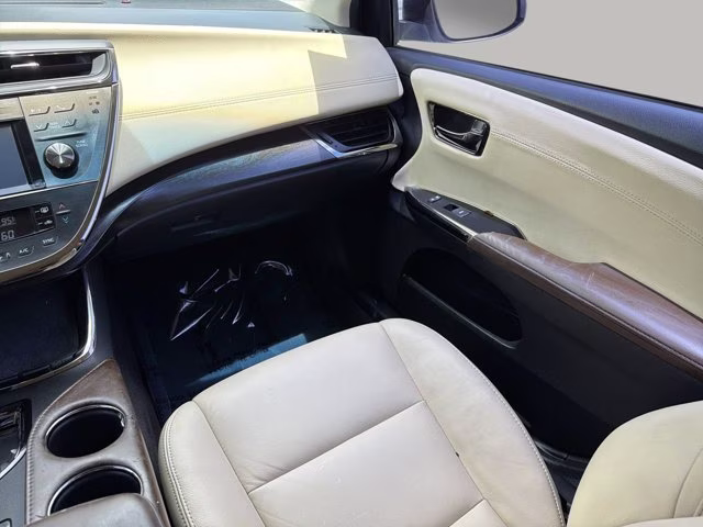 2016 Blizzard Pearl Toyota Avalon XLE FWD Sedan