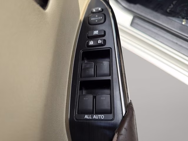 2016 Blizzard Pearl Toyota Avalon XLE FWD Sedan