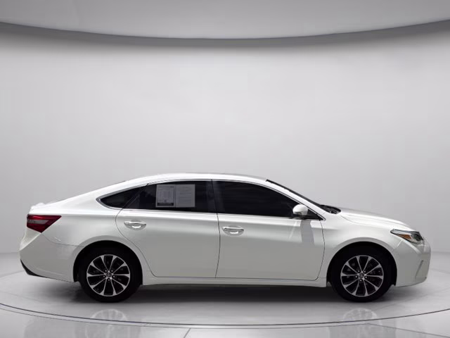 2016 Blizzard Pearl Toyota Avalon XLE FWD Sedan