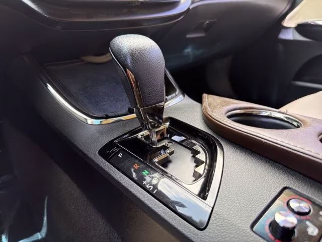 2016 Blizzard Pearl Toyota Avalon XLE FWD Sedan