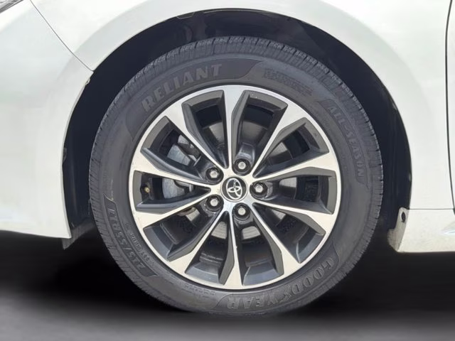2016 Blizzard Pearl Toyota Avalon XLE FWD Sedan