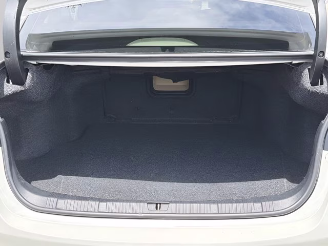 2016 Blizzard Pearl Toyota Avalon XLE FWD Sedan