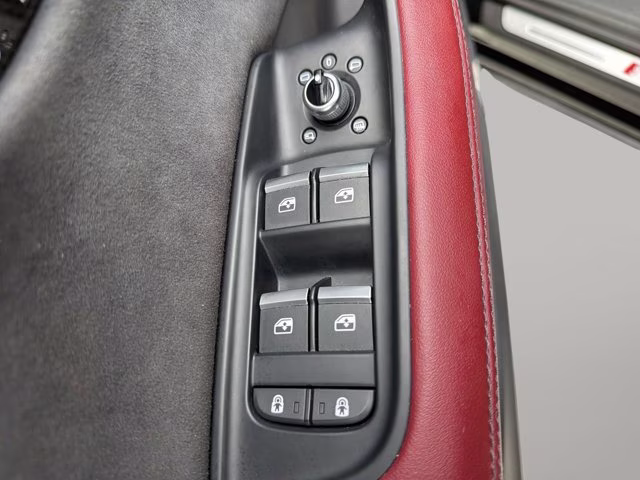 2024 Mythos Black Metallic Audi SQ7 Premium Plus AWD SUV