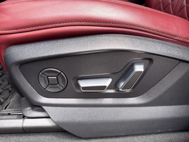 2024 Mythos Black Metallic Audi SQ7 Premium Plus AWD SUV