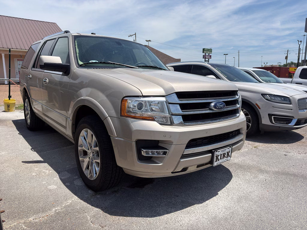 2017 White Gold Ford Expedition Limited RWD SUV