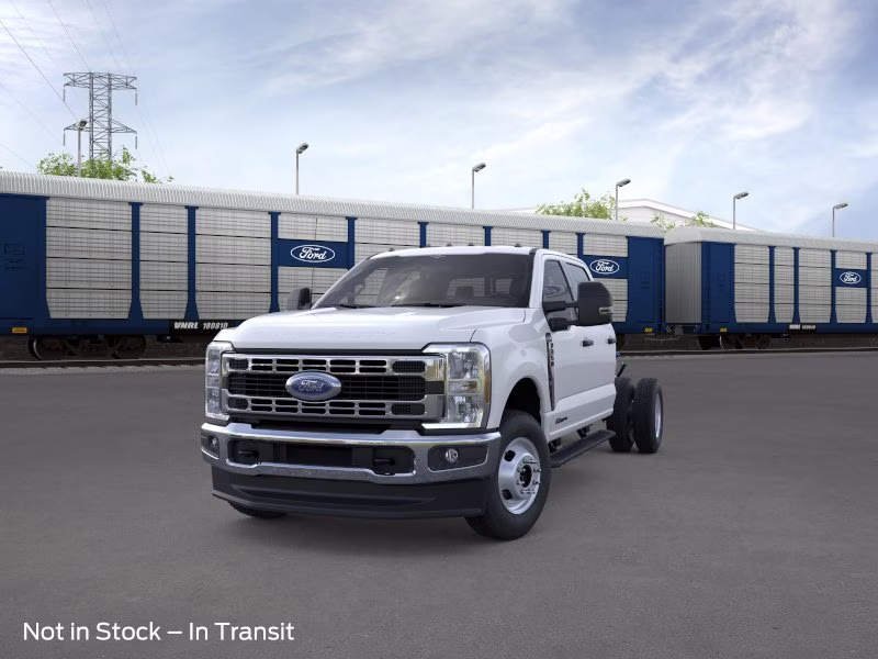 2026 Oxford White Ford Super Duty F-350 DRW XL 4X4 Truck