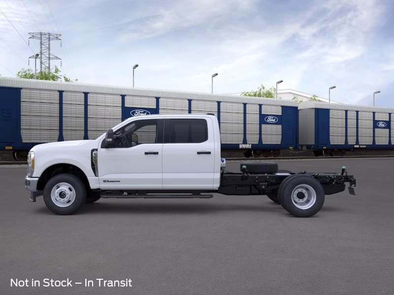 2026 Oxford White Ford Super Duty F-350 DRW XL 4X4 Truck