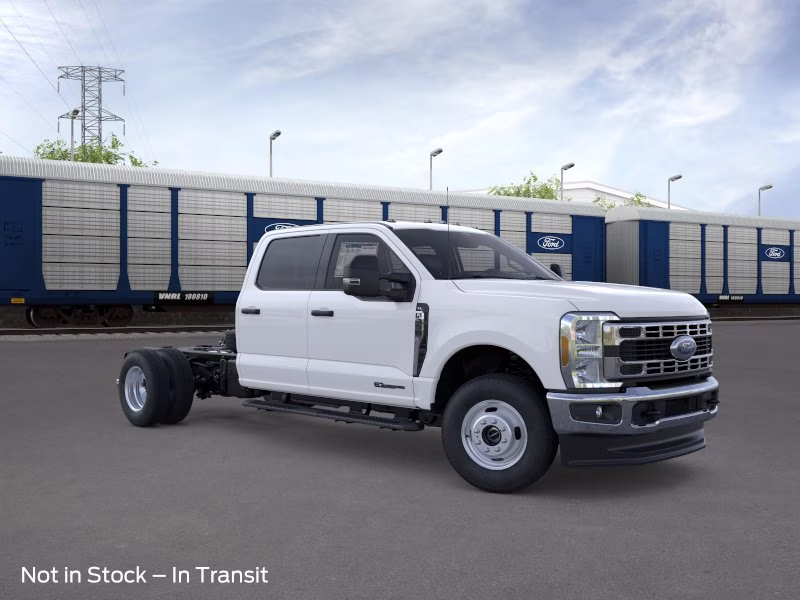 2026 Oxford White Ford Super Duty F-350 DRW XL 4X4 Truck