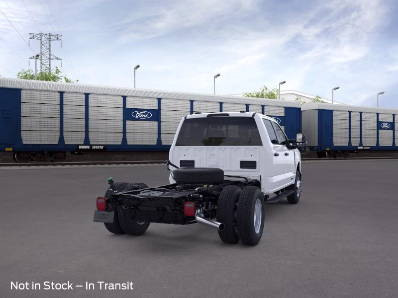 2026 Oxford White Ford Super Duty F-350 DRW XL 4X4 Truck
