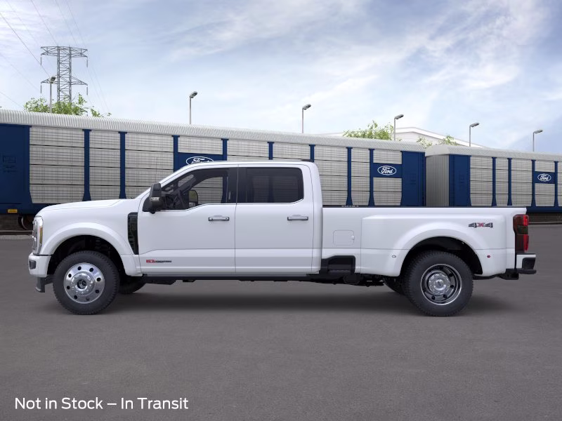 2026 Star White Metallic Tri-Coat Ford Super Duty F-450 DRW Platinum 4X4 Truck