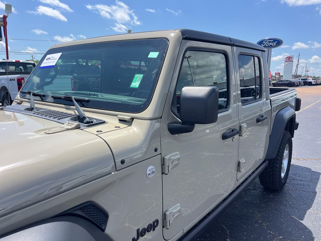 2020 Gobi Clearcoat Jeep Gladiator Sport S 4X4 Truck