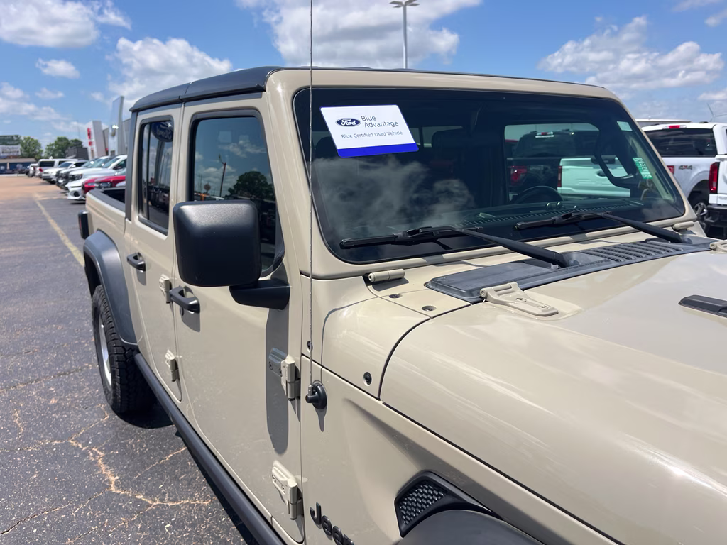 2020 Gobi Clearcoat Jeep Gladiator Sport S 4X4 Truck