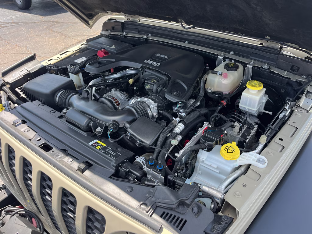 2020 Gobi Clearcoat Jeep Gladiator Sport S 4X4 Truck