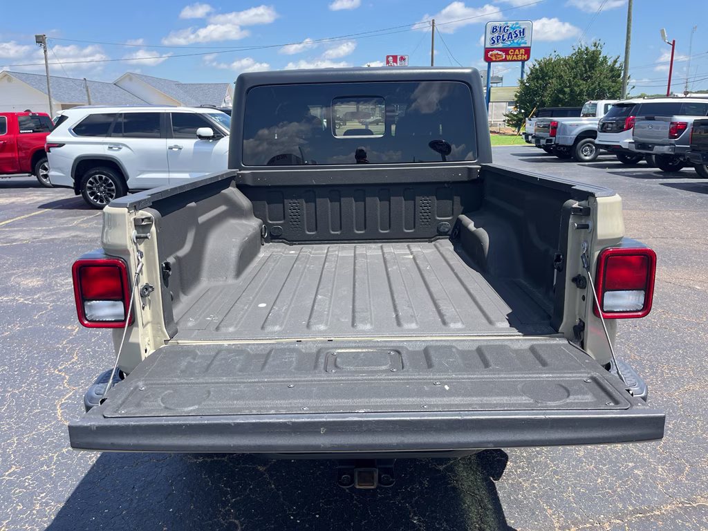 2020 Gobi Clearcoat Jeep Gladiator Sport S 4X4 Truck