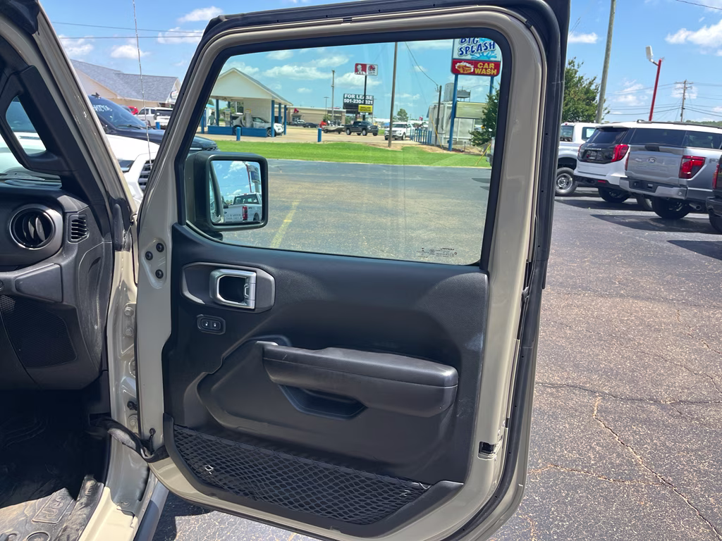 2020 Gobi Clearcoat Jeep Gladiator Sport S 4X4 Truck