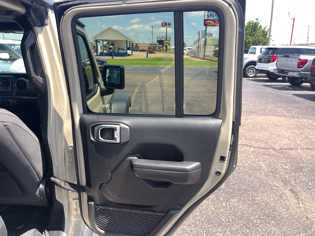 2020 Gobi Clearcoat Jeep Gladiator Sport S 4X4 Truck