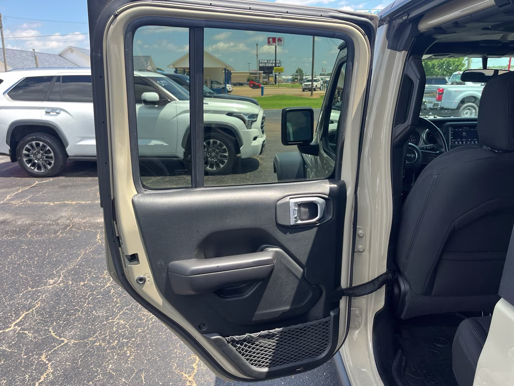 2020 Gobi Clearcoat Jeep Gladiator Sport S 4X4 Truck