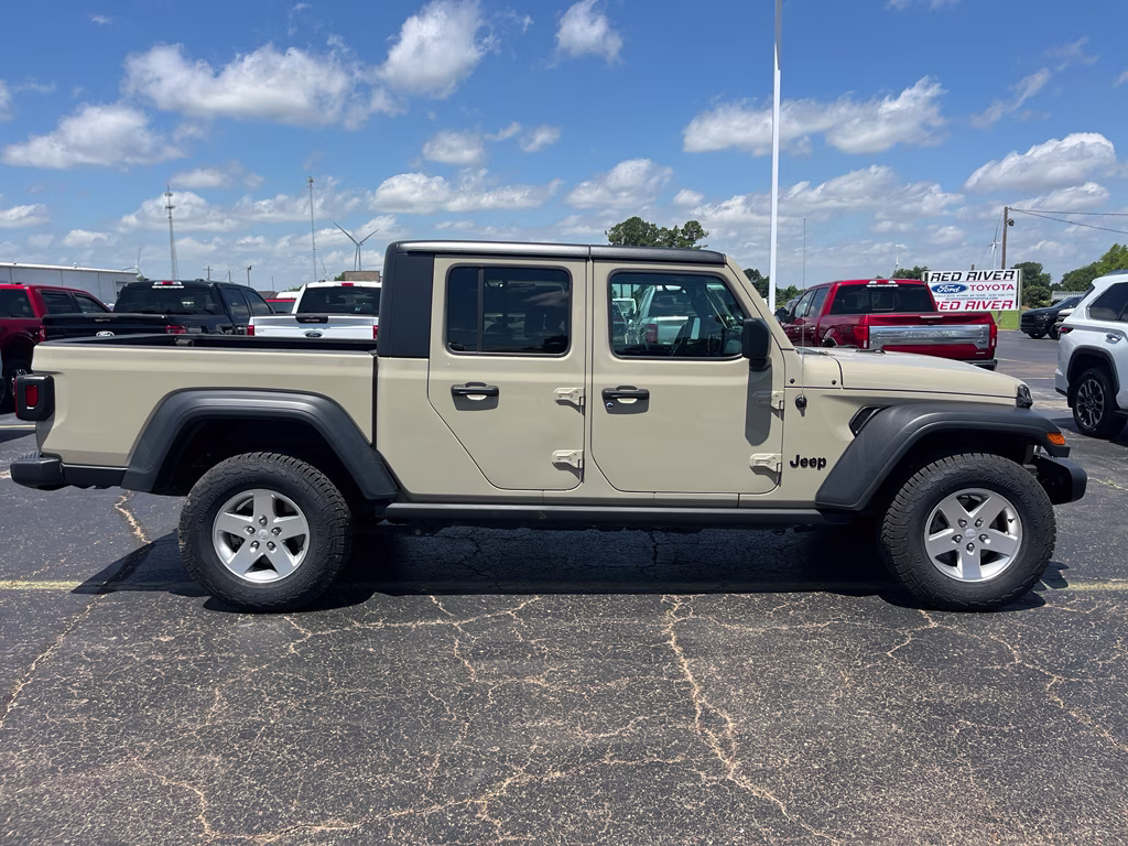 2020 Gobi Clearcoat Jeep Gladiator Sport S 4X4 Truck