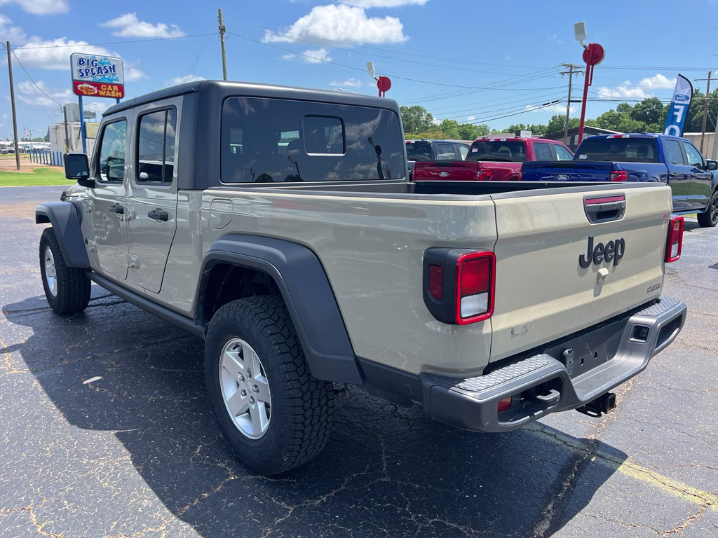 2020 Gobi Clearcoat Jeep Gladiator Sport S 4X4 Truck
