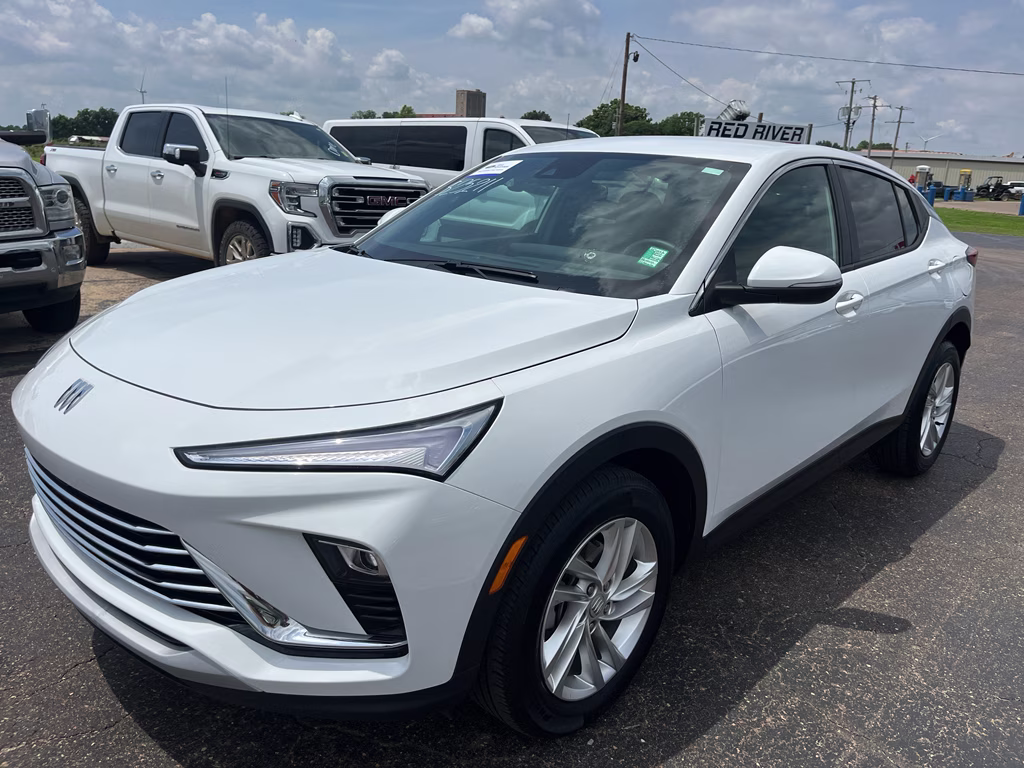 2024 Summit White Buick Envista Preferred FWD SUV